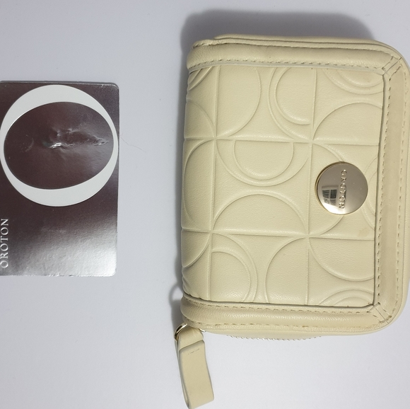 NEW Oroton cream ziparound coin purse. - Picture 2 of 11